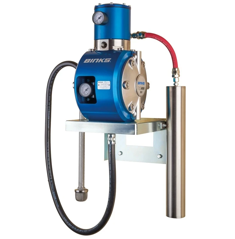 DX200 3:1 Membranpumpen auf Wandhalterung mit Pulsationskammer