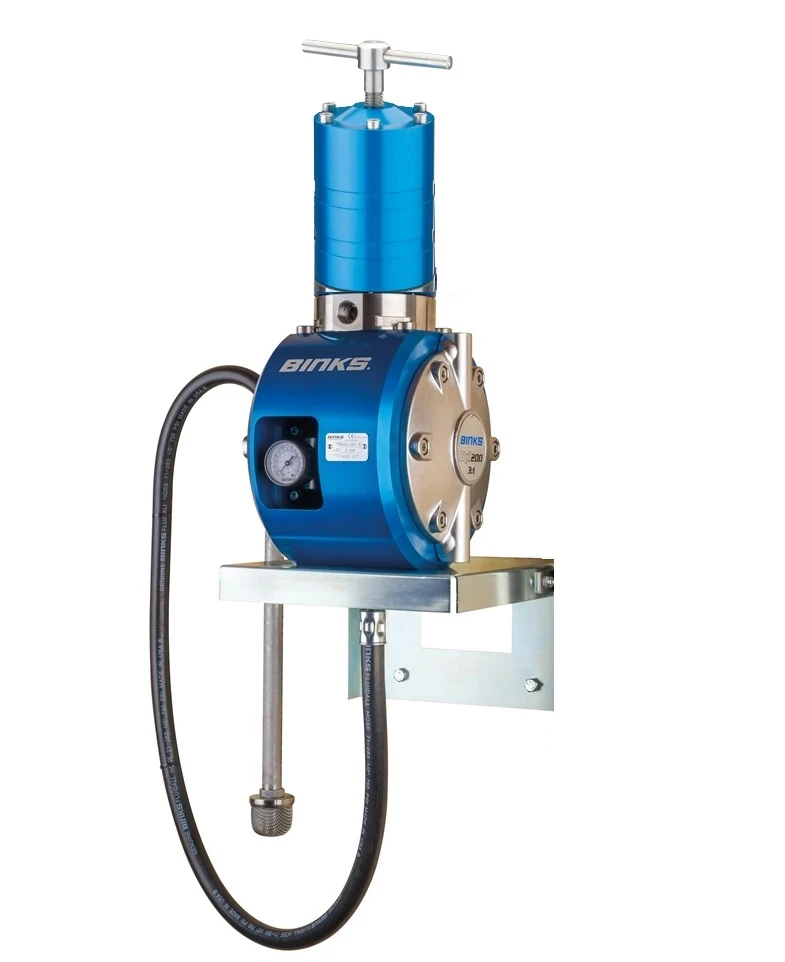 DX200 3:1 Membranpumpen auf Wandhalterung mit manuellem Materialregler