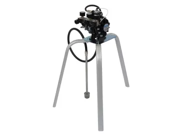 BINKS DX70-Membranpumpen auf Dreibein